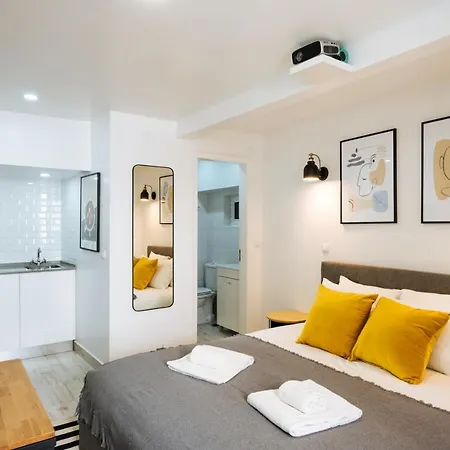 Apartment Cozy & Small In The Center Lisbon